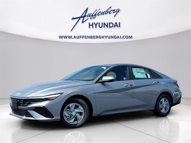 2025 Hyundai Elantra SE FWD