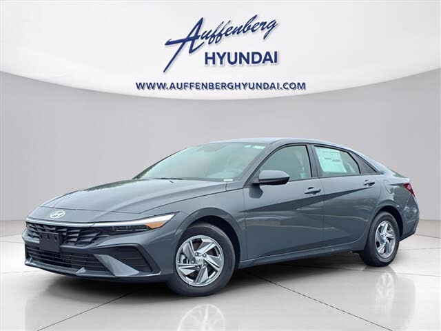 2025 Hyundai Elantra SE FWD