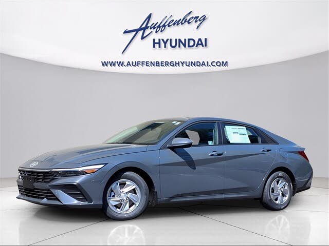 2025 Hyundai Elantra SE FWD