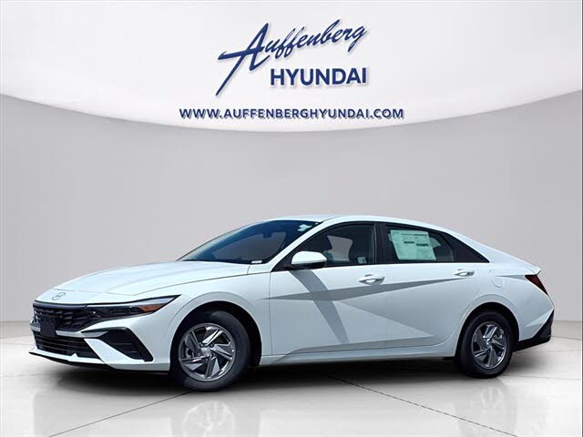 2025 Hyundai Elantra SE FWD