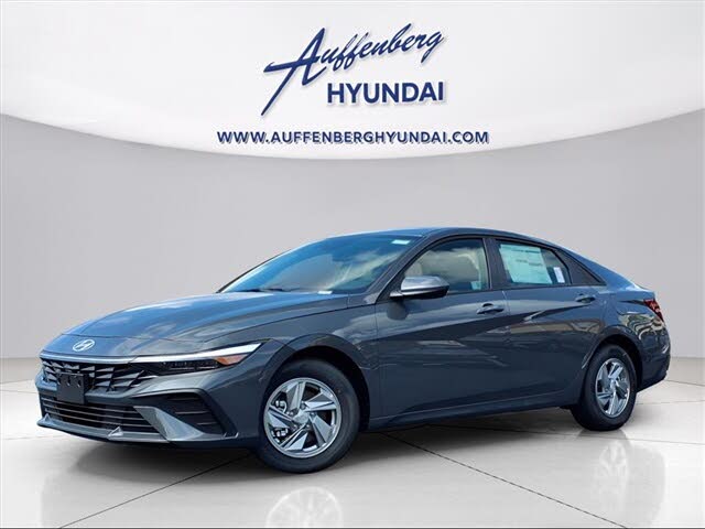 2025 Hyundai Elantra SE FWD