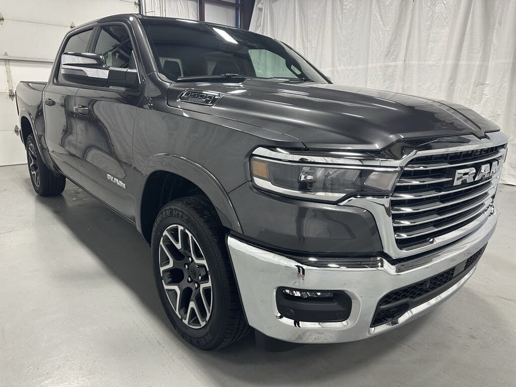 2025 RAM 1500 Laramie Crew Cab 4WD