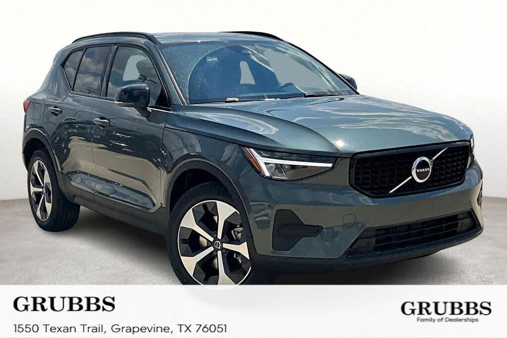 2026 Volvo XC40 B5 Core AWD