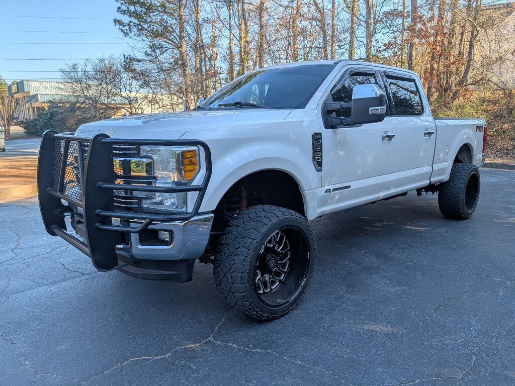 2017 Ford F-250 Super Duty Lariat Crew Cab LB 4WD