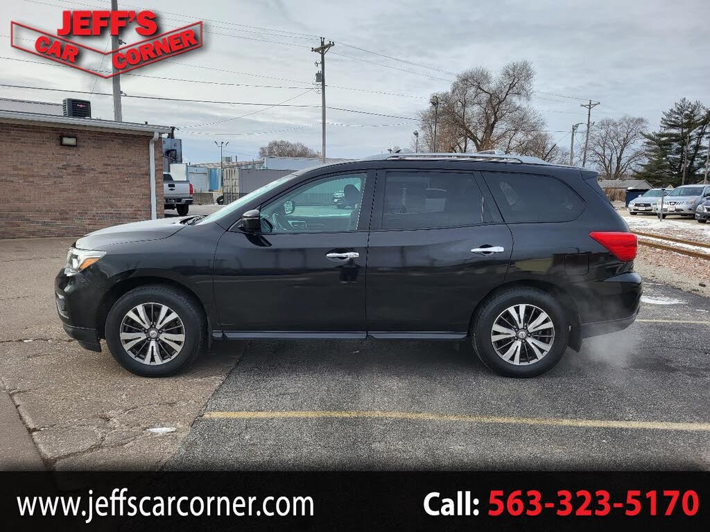 2017 Nissan Pathfinder SV 4WD