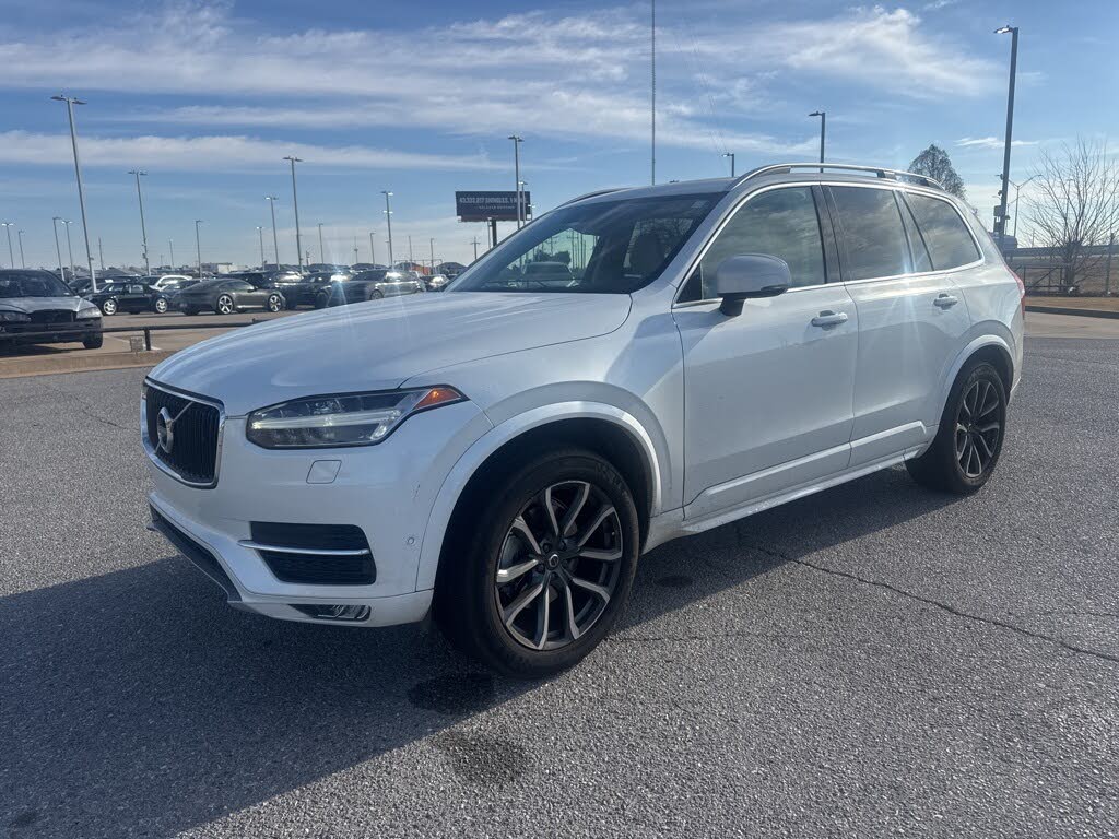 2018 Volvo XC90 T6 Momentum AWD