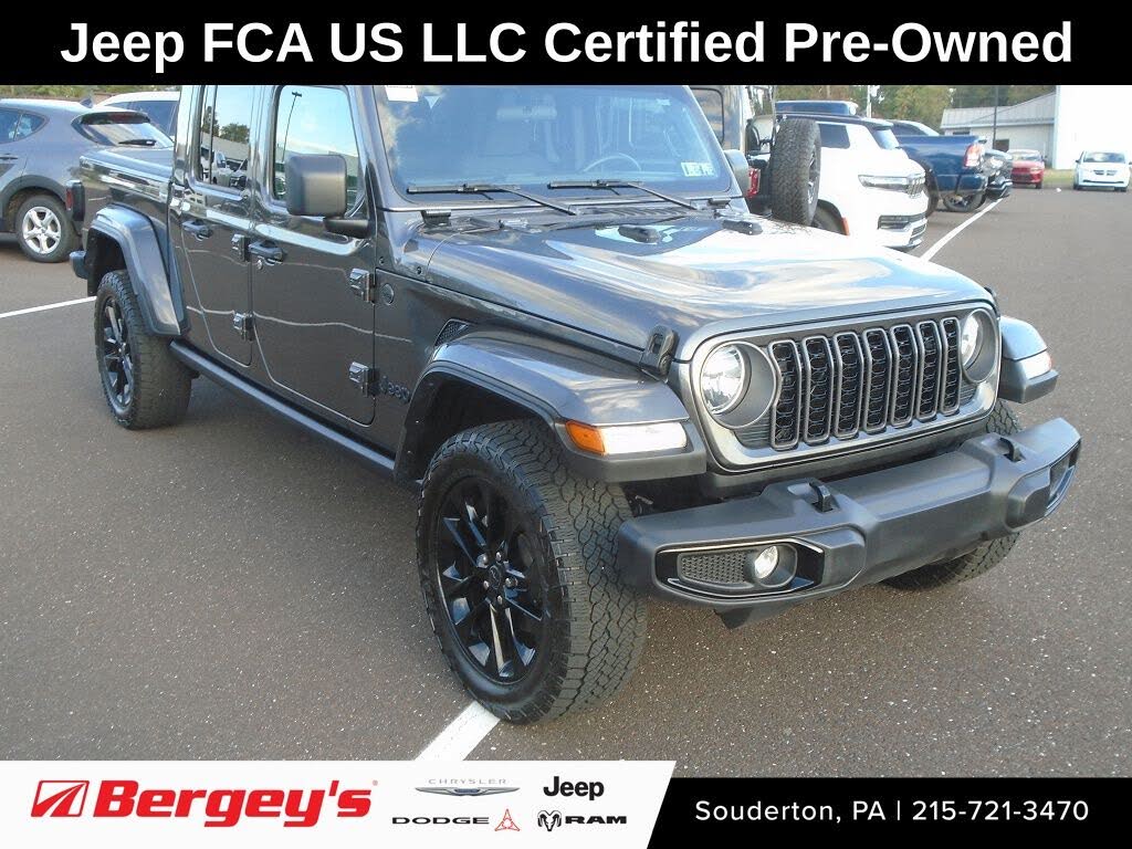 2024 Jeep Gladiator NightHawk Crew Cab 4WD