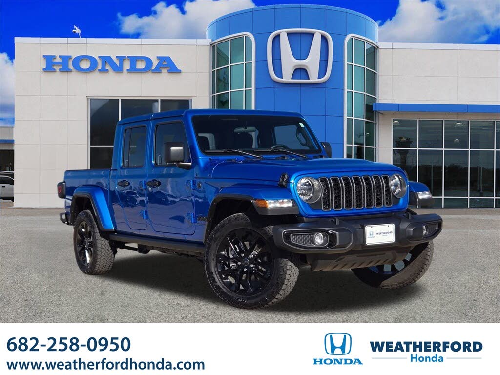 2025 Jeep Gladiator NightHawk Crew Cab 4WD