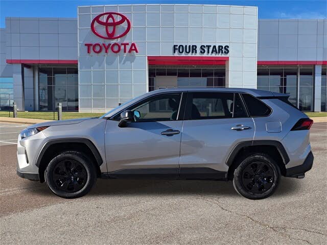 2022 Toyota RAV4 LE FWD