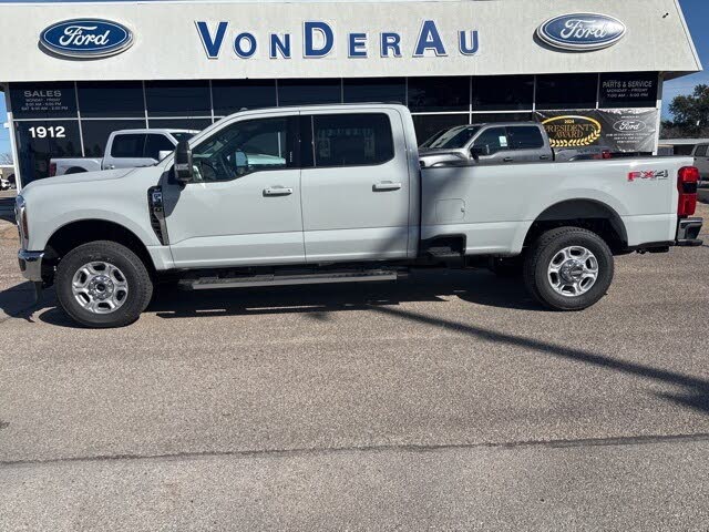 2026 Ford F-350 Super Duty XLT Crew Cab 4WD