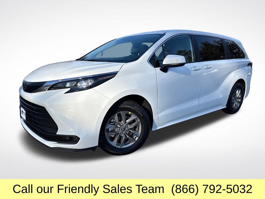 2026 Toyota Sienna LE 8-Passenger AWD