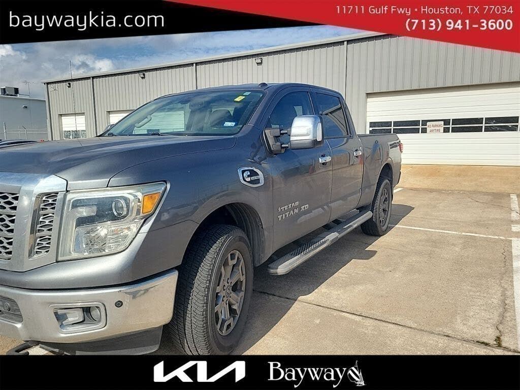 2017 Nissan Titan XD SL Crew Cab 4WD