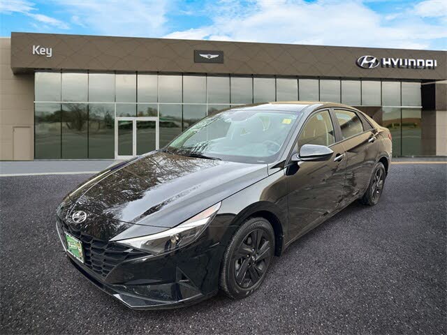 2022 Hyundai Elantra SEL FWD