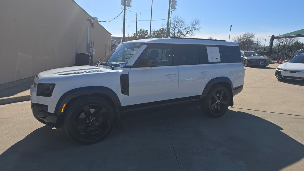 2023 Land Rover Defender 130 X-Dynamic SE AWD