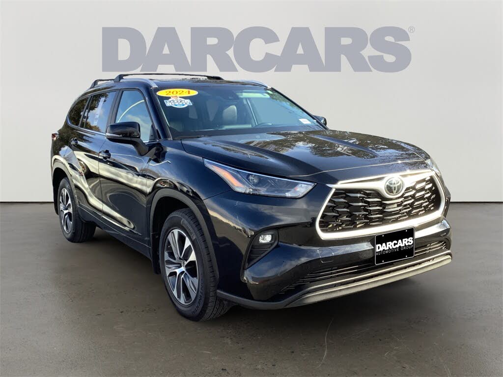 2024 Toyota Highlander XLE FWD