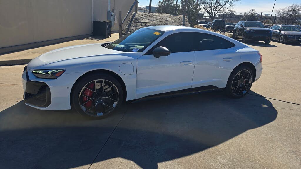 2025 Audi RS e-tron GT quattro Performance