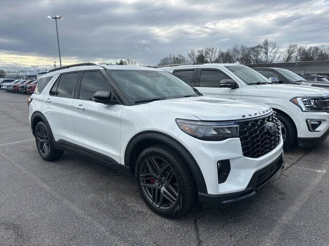 2025 Ford Explorer ST RWD