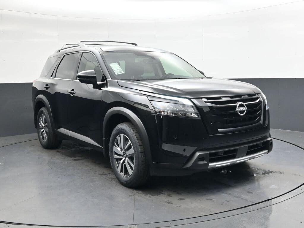 2025 Nissan Pathfinder SL FWD