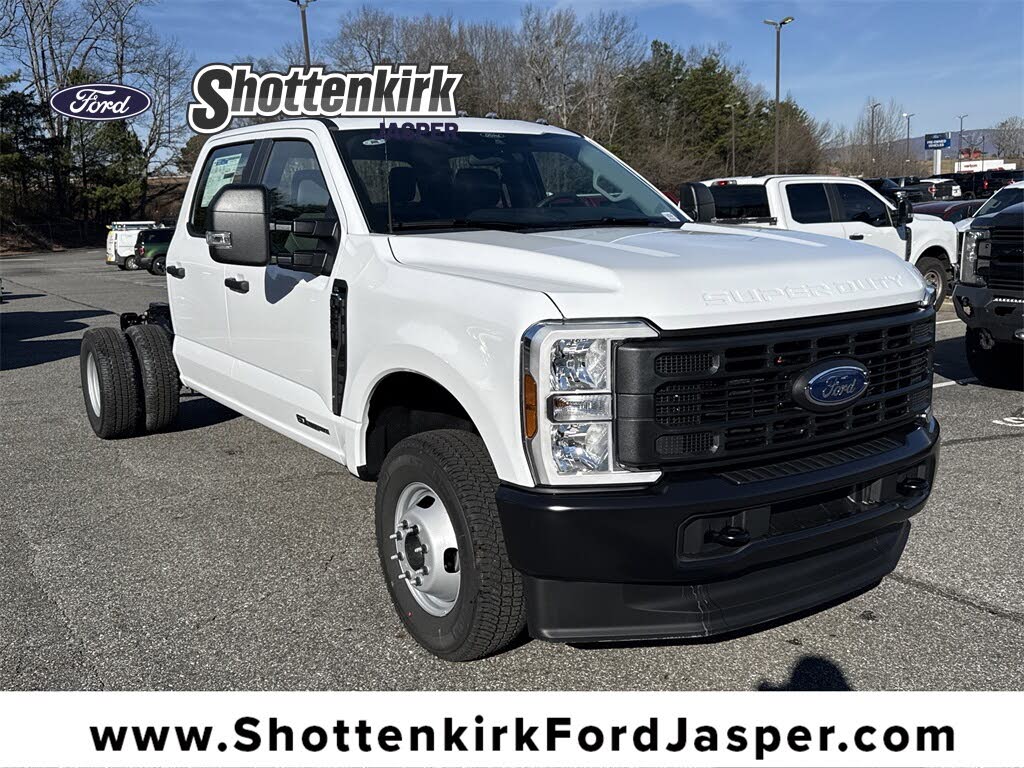2026 Ford F-350 Super Duty Chassis XL Crew Cab DRW 4WD