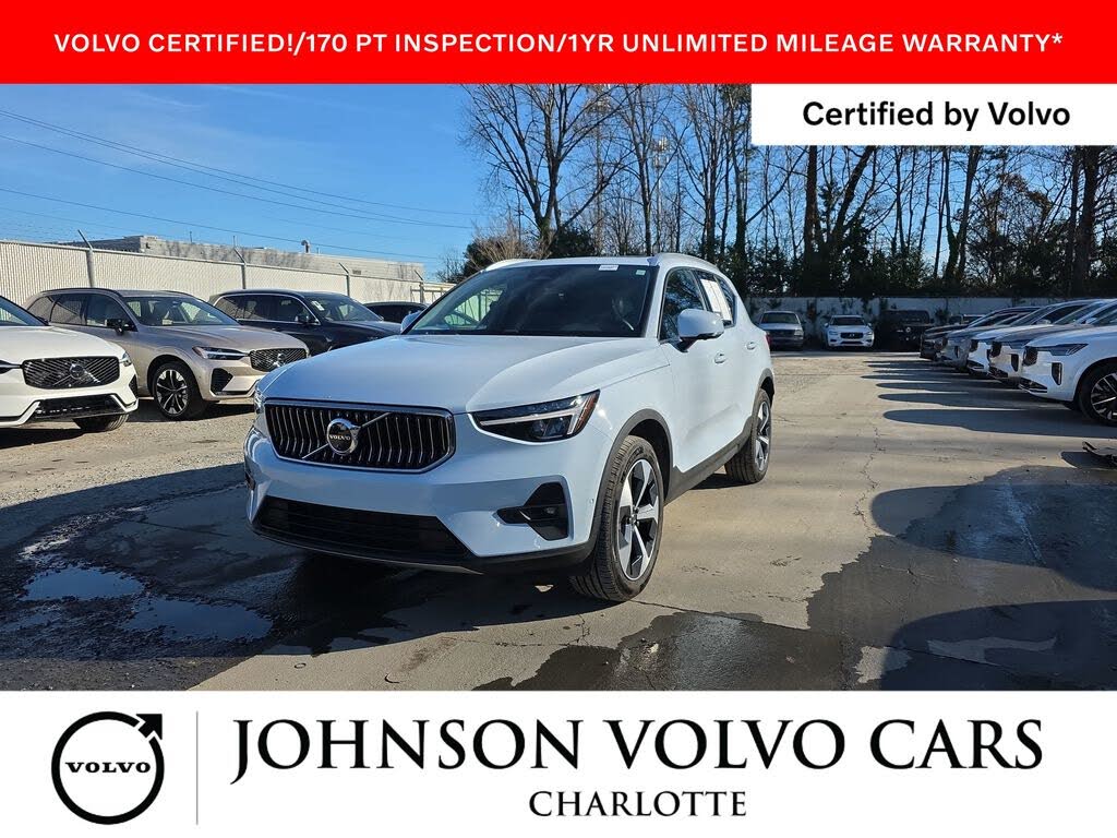 2025 Volvo XC40 B5 Plus Bright Theme AWD