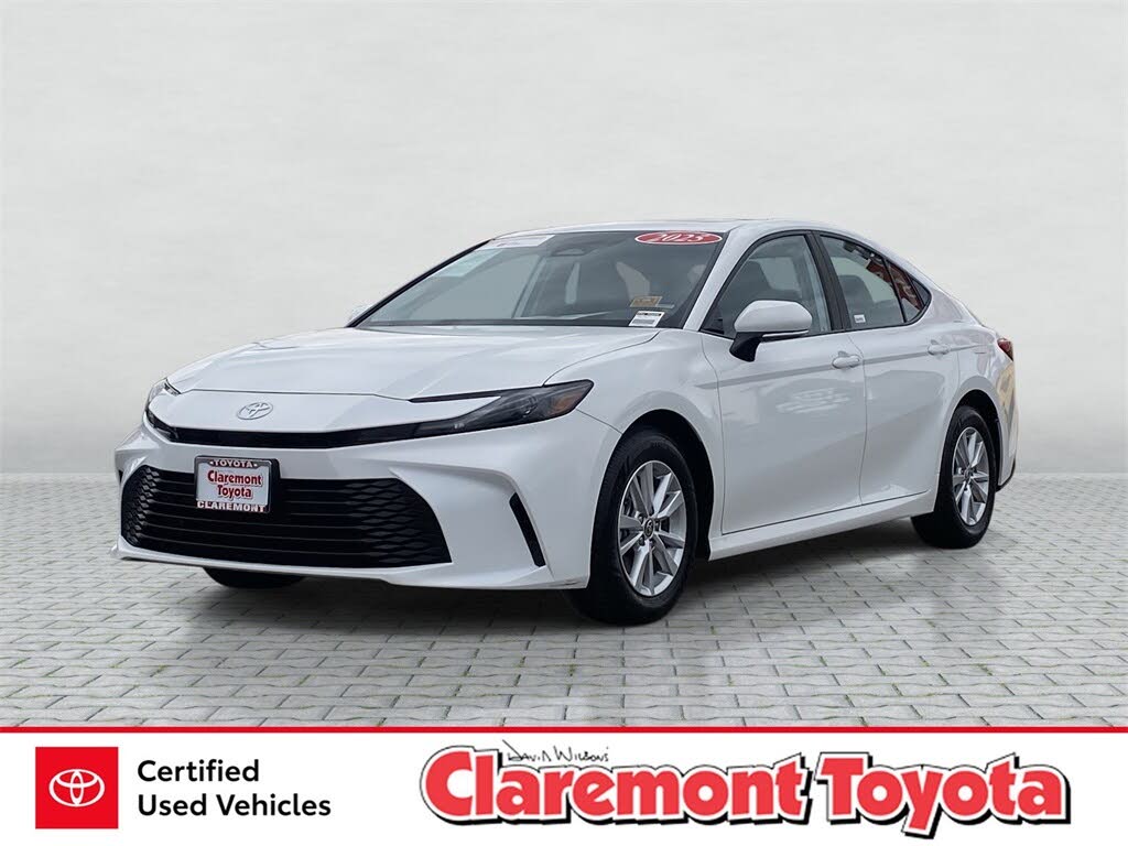 2025 Toyota Camry LE FWD