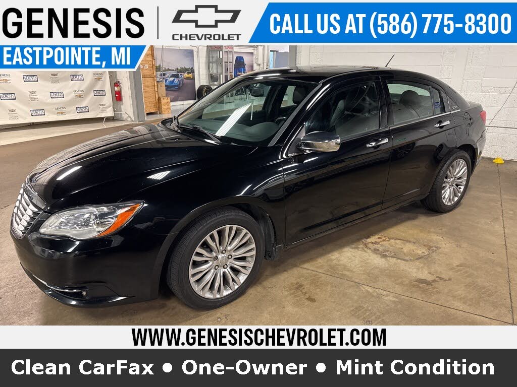 2013 Chrysler 200 Limited Sedan FWD