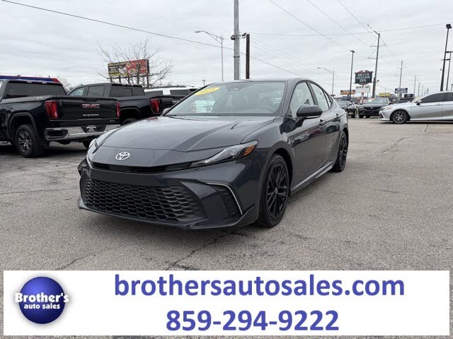 2025 Toyota Camry SE FWD