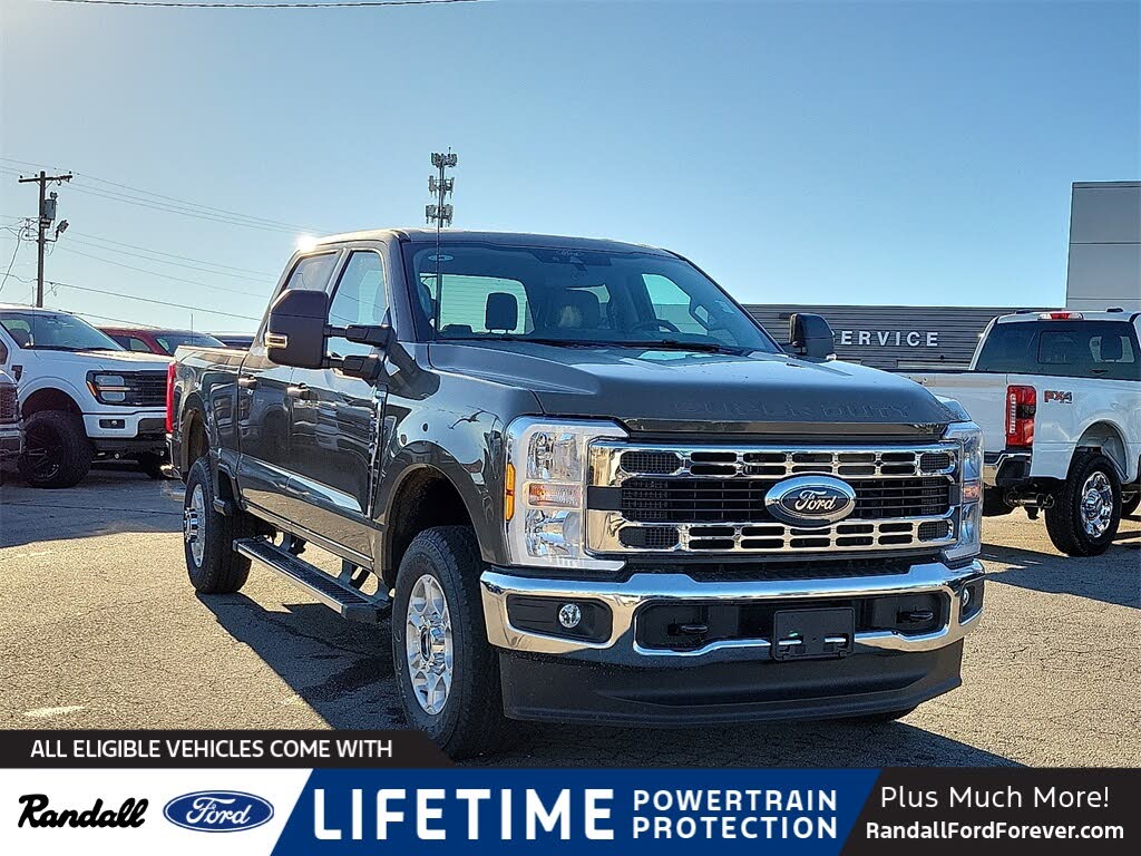 2026 Ford F-250 Super Duty XLT Crew Cab 4WD