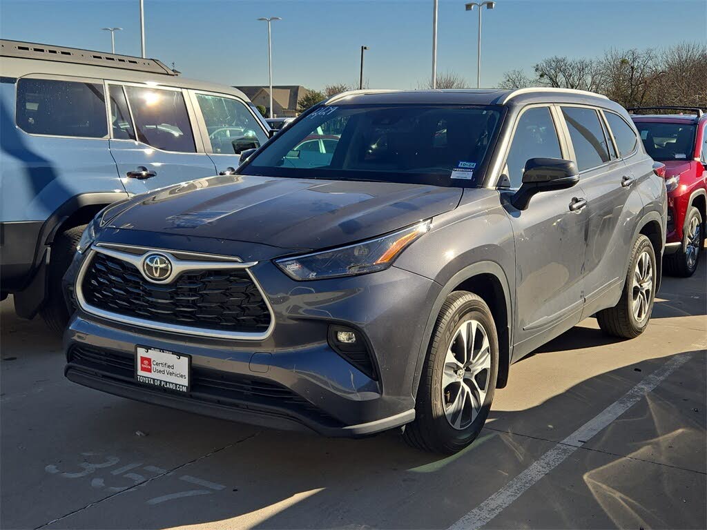 2023 Toyota Highlander XLE FWD