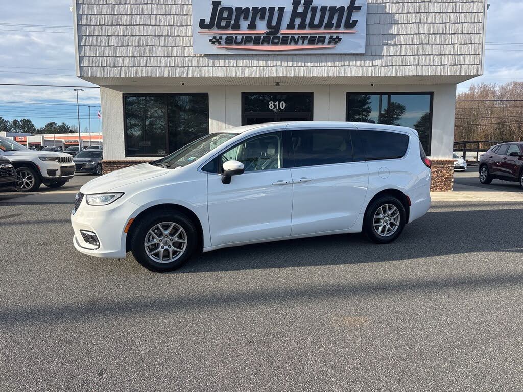 2023 Chrysler Pacifica Touring L FWD