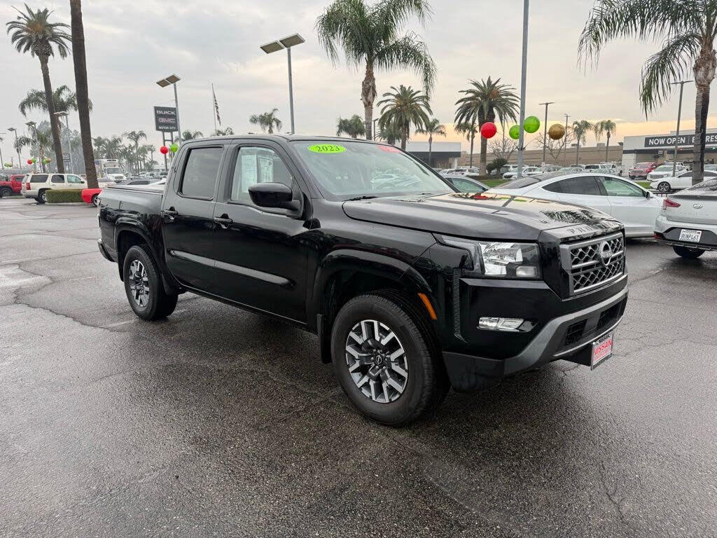 2023 Nissan Frontier SV Crew Cab 4WD