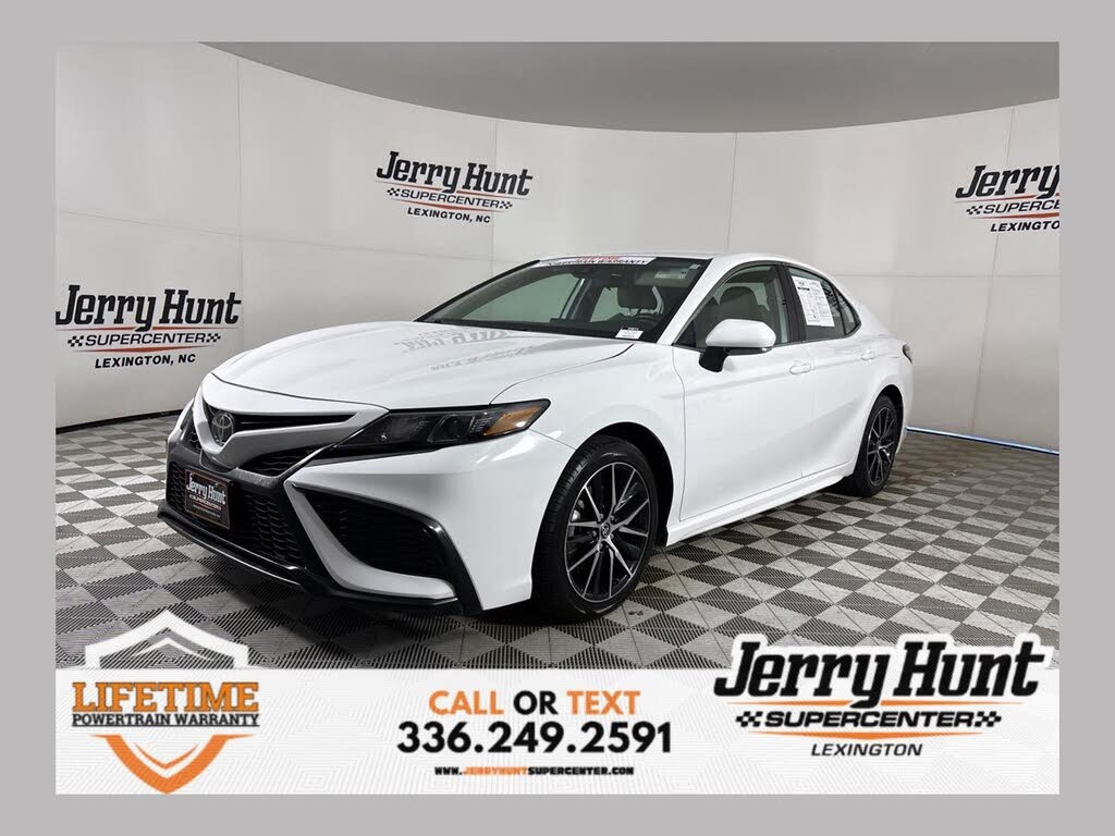 2024 Toyota Camry SE FWD