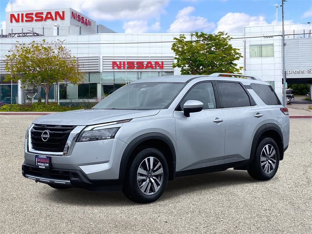 2025 Nissan Pathfinder SL FWD
