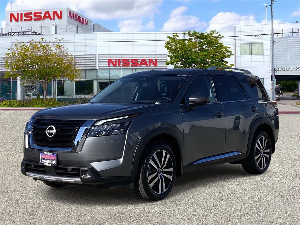 2025 Nissan Pathfinder Platinum FWD