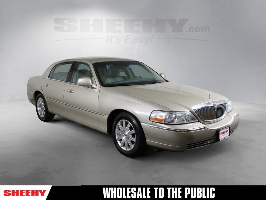 2011 Lincoln Town Car Signature Limited