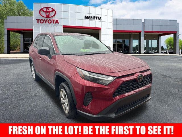2025 Toyota RAV4 LE FWD