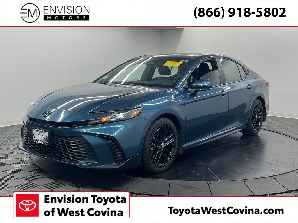 2025 Toyota Camry SE FWD