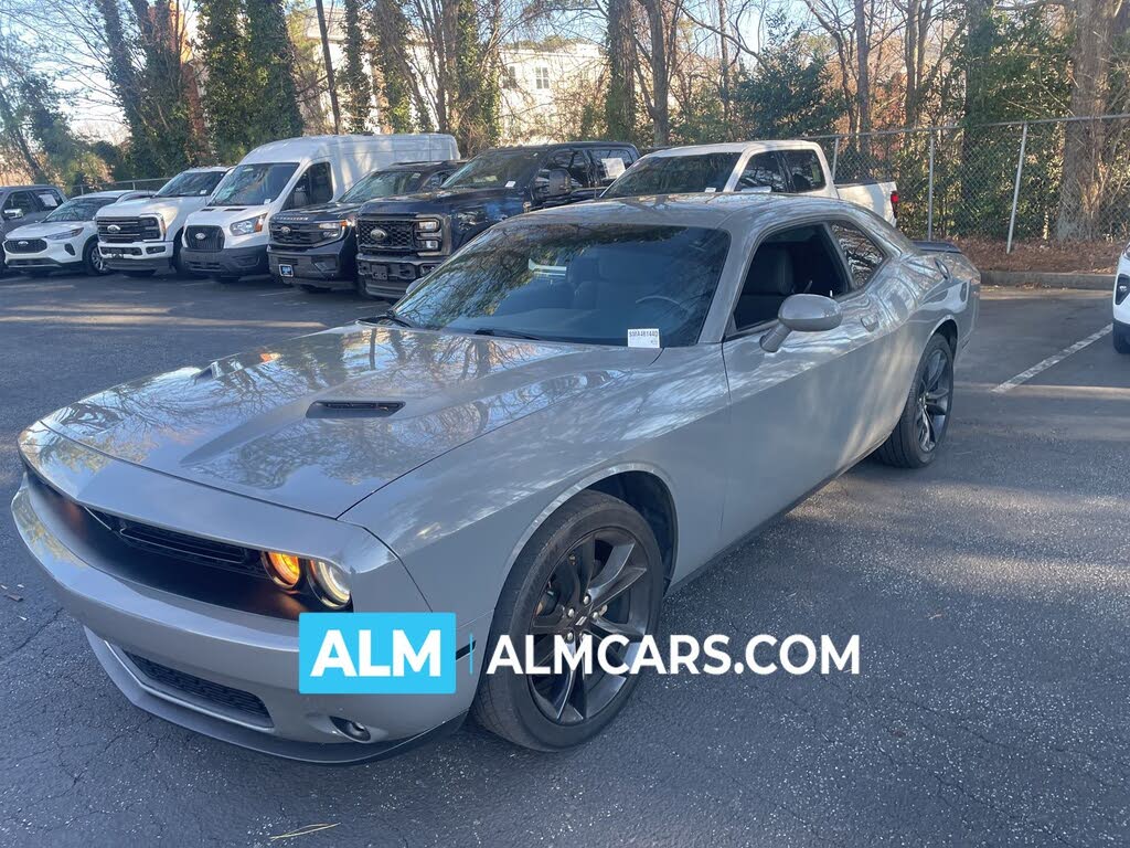 2018 Dodge Challenger SXT RWD