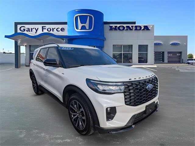 2025 Ford Explorer ST-Line RWD