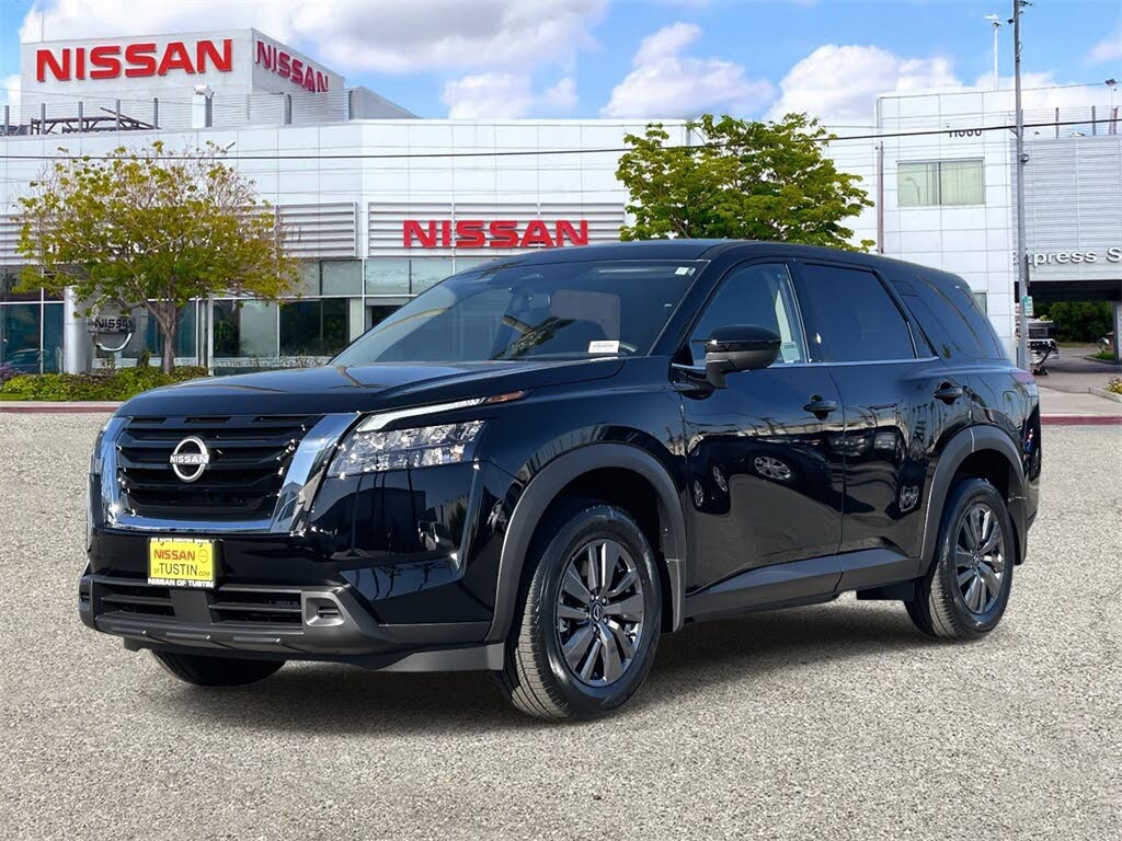 2025 Nissan Pathfinder S FWD