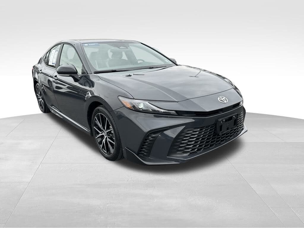 2025 Toyota Camry SE FWD