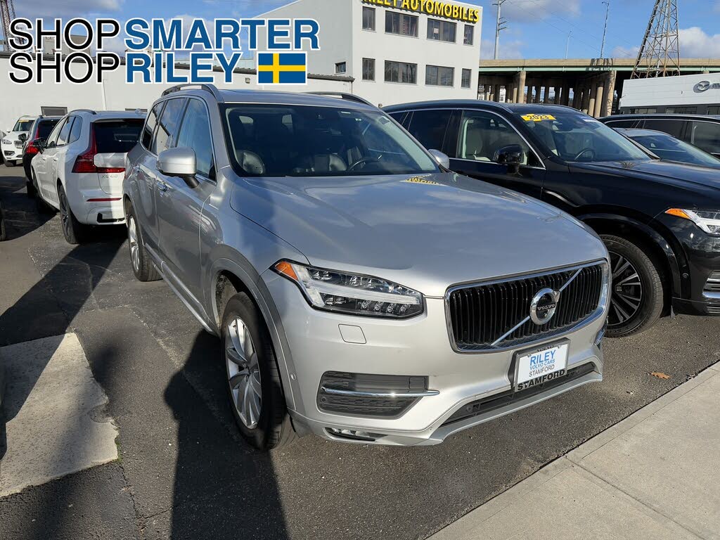 2018 Volvo XC90 T6 Momentum AWD