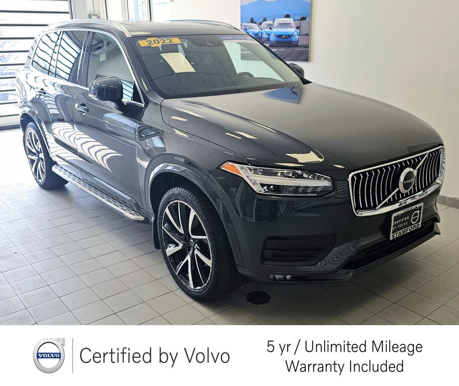 2022 Volvo XC90 T6 Momentum 7-Passenger AWD