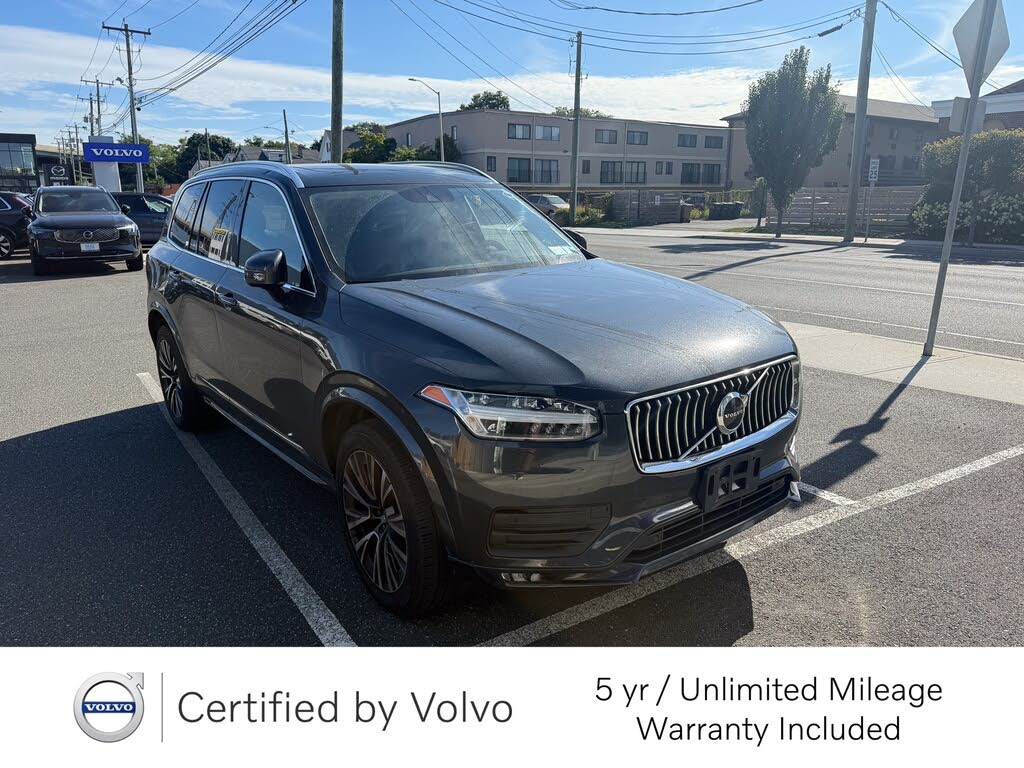 2022 Volvo XC90 T6 Momentum 7-Passenger AWD