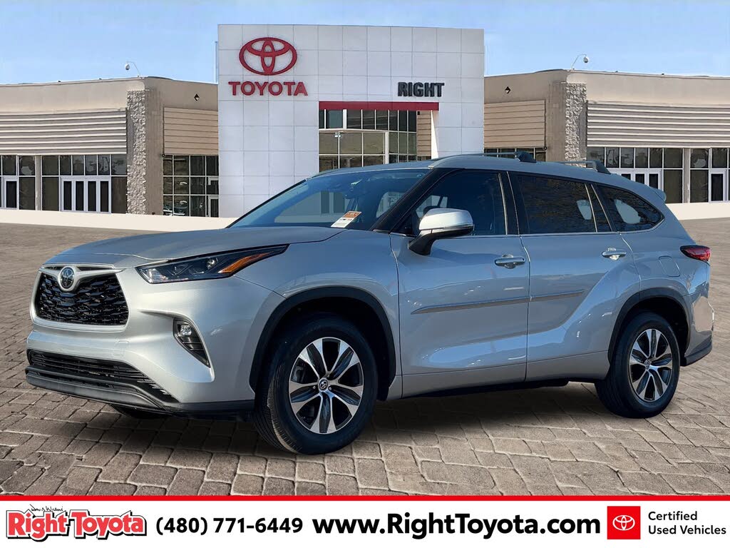 2023 Toyota Highlander XLE FWD