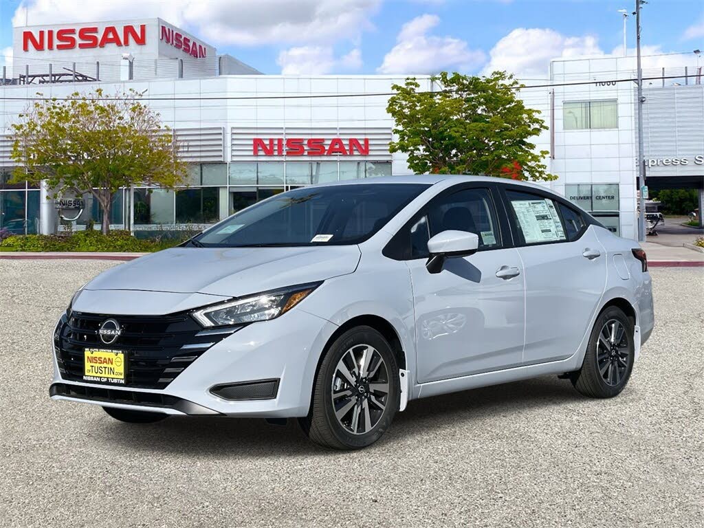 2025 Nissan Versa SV FWD