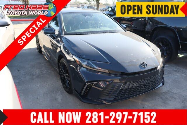 2025 Toyota Camry SE FWD