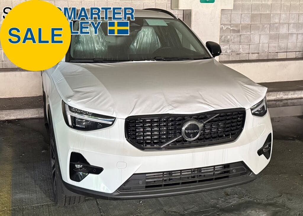 2025 Volvo XC40 B5 Ultra Dark Theme AWD