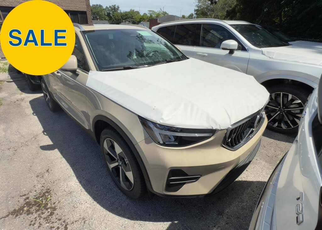 2025 Volvo XC40 B5 Core Bright Theme AWD
