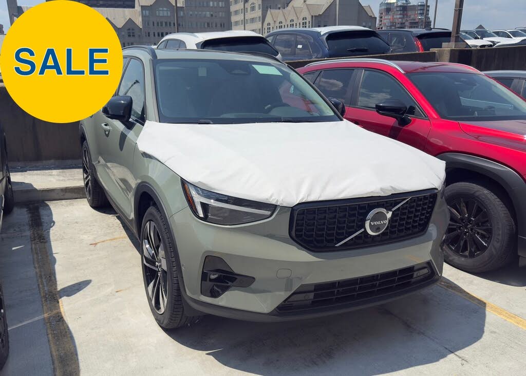 2025 Volvo XC40 B5 Ultra Dark Theme AWD